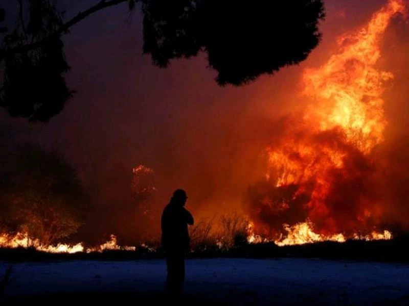 Έγγραφο Τόσκα δείχνει το αλαλούμ: Ποιός είναι υπεύθυνος για την εκκένωση στις πυρκαγιές